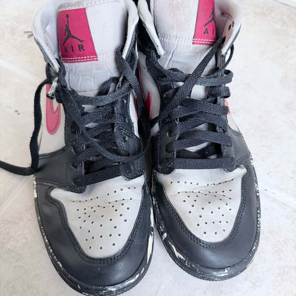 Air Jordan 1 Mid Black Gym Red College Grey